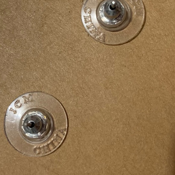 Large Sparkly Silver CZ Stud Earring - Picture 5 of 8